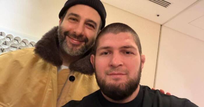 Хабиб уже определился на чьей он стороне)