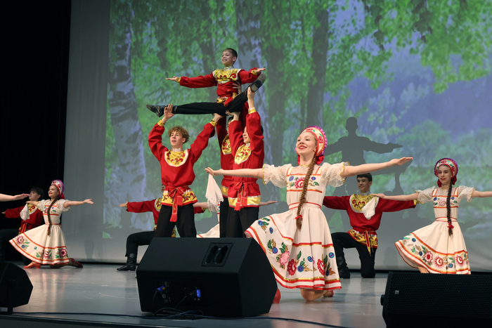 14 марта в 16:00 в рамках проекта «Искусство как терапия» в Рязанском КДЦ «Октябрь» пройдет спектакль для участников СВО и их семей