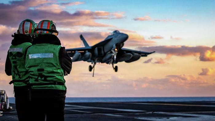 ������� ������������� ����������� F/A-18E Super Hornet �� ������ ��������� USS Gerald R. Ford � ������ �������� "��������� ������". �������� ����