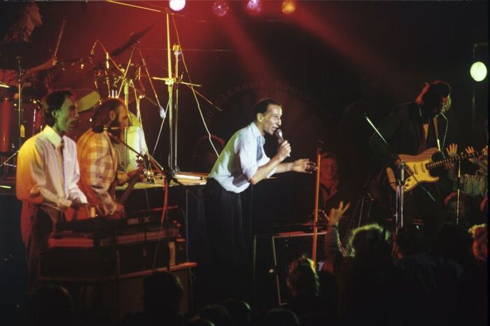 ���� ������� �� ����� ����������� �� �������� � ������� ������ ������ ��, 1989 ��� <!--noindex--><a href="https://pikabu.ru/story/petr_mamonov_i_ego_ostrov_kak_pavel_lungin_snyal_film_o_boge_13798853?u=http%3A%2F%2Fwww.globallookpress.com&t=www.globallookpress.com&h=d5f58794c8ae6dca0923067e4d8dec3daea98695" title="http://www.globallookpress.com" target="_blank" rel="nofollow noopener">www.globallookpress.com</a><!--/noindex-->