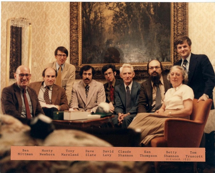 ����, 1980-� ���. ���� � � ������, �����. ����� ��� � ���-�� ���������� ������. <a href="https://dogankurt.com/pix/shan-ken.jpg" target="_blank" rel="nofollow noopener">�������� �����������</a>