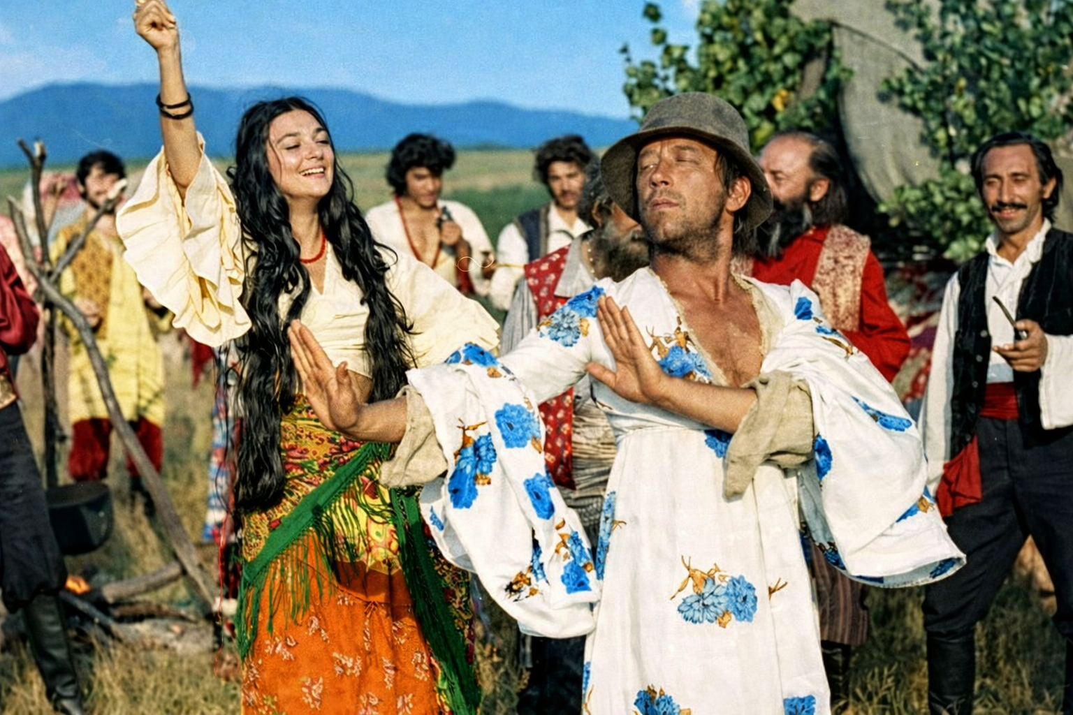 Behind the scenes of The Gypsies Go to Heaven: bare feet, freezing rain, goose fat from the cold, and a director who brings the actors to tears - My, Tabor goes to heaven, Svetlana Toma, Eugene Doga, Soviet cinema, Soviet actors, Video, Rutube, Longpost