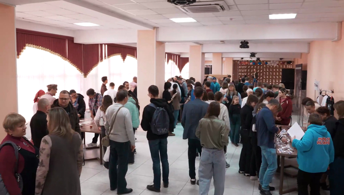 ��������. <a href="https://pikabu.ru/story/kak_lishitsya_statusa_topovogo_avtora_izza_premeryi_filma_pro_balakshina_premera_proshla_pokazyi_v_razgare_13858106?u=https%3A%2F%2Fvk.com%2Falbum-20803549_310878915&t=%D0%A4%D0%BE%D1%82%D0%BE%20%D1%81%20%D0%BC%D0%B5%D1%80%D0%BE%D0%BF%D1%80%D0%B8%D1%8F%D1%82%D0%B8%D1%8F%20%D0%BC%D0%BE%D0%B6%D0%BD%D0%BE%20%D0%BF%D0%BE%D1%81%D0%BC%D0%BE%D1%82%D1%80%D0%B5%D1%82%D1%8C%20%D0%B7%D0%B4%D0%B5%D1%81%D1%8C&h=90270e41e76f498f979aad68e97067432f54c28d" title="https://vk.com/album-20803549_310878915" target="_blank" rel="nofollow noopener">���� � ����������� ����� ���������� �����</a>.