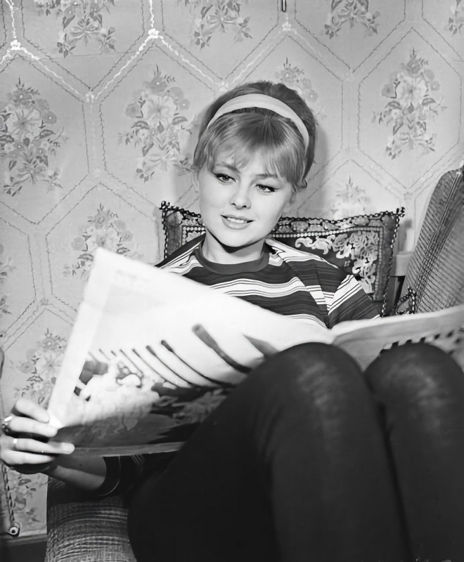 Наталья Селезнева у себя дома. 1970-е