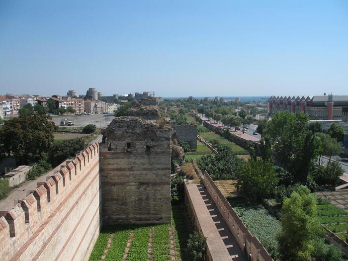 ����������� ���������. �����, ��� � ���������� ����� ��������� ��������������� ������� (����: CrniBombarder!!! / ��������: Wikimedia Commons / ��������: Public Domain)