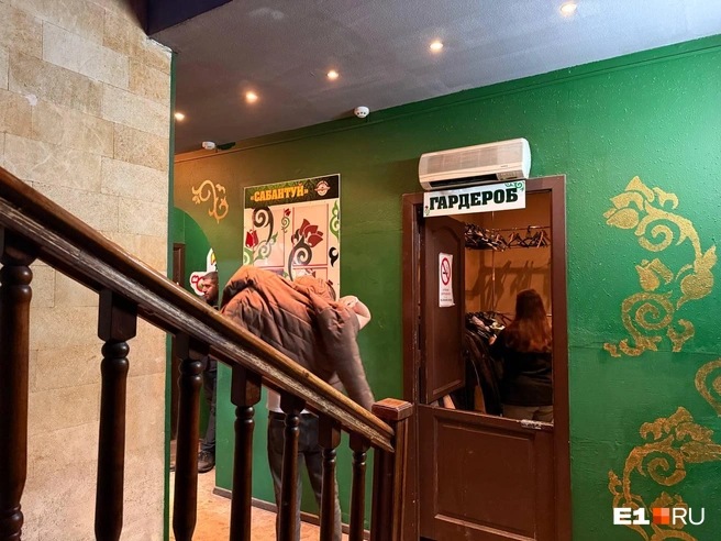 �������� ���������� �� ������ ����� ��������: ����� ��������� / <!--noindex--><a href="https://pikabu.ru/story/tyi_russkaya_chto_li_chto_tvoritsya_v_nochnom_klube_v_glushi_ekaterinburga_kotoryim_zapravlyayut_tataryi_13889750?u=http%3A%2F%2FE1.RU&t=E1.RU&h=d14cb2f4849bc246a517d6332b909846dc263a36" title="http://E1.RU" target="_blank" rel="nofollow noopener">E1.RU</a><!--/noindex-->