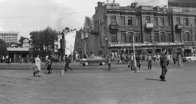 ����� ������� / <!--noindex--><a href="https://pikabu.ru/story/nuzhno_bolshe_pristroek_kak_izmenilsya_tsentr_vladivostoka_za_100_let_13942611?u=http%3A%2F%2Fpastvu.com&t=pastvu.com&h=44ec87a553be7941f5f3d0340aab231e0bb40a9c" title="http://pastvu.com" target="_blank" rel="nofollow noopener">pastvu.com</a><!--/noindex-->