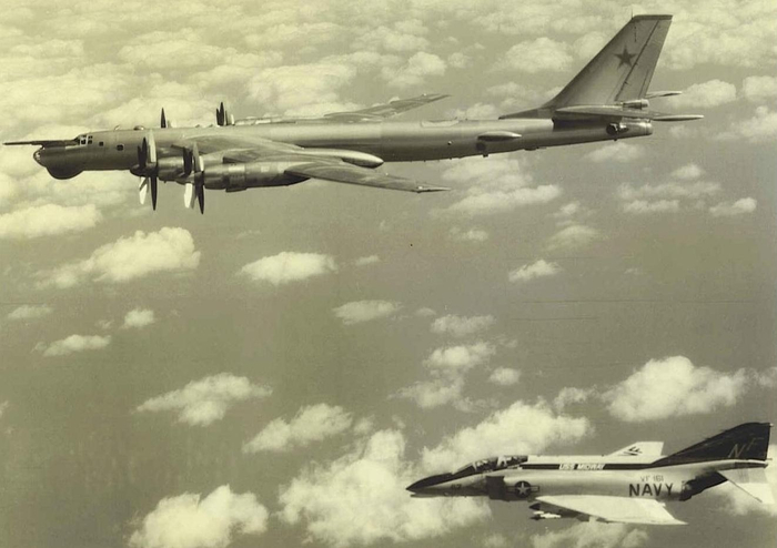 ��-95�� � ������������� ����������� F-4 Phantom II ��� ���