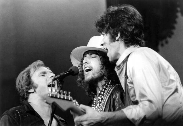 ��� ��������, ��� ����� � ����� ��������� ��������� "I Shall Be Released" �� ���������� �������� The Band. ���-���������, 25 ������ 1976.