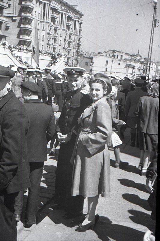 ��� ���� ������ 9 ��� 1945 ���� (<!--noindex--><a href="https://pikabu.ru/story/telnyashki_i_platya_v_goroshek_kak_odevalis_i_menyalis_zhenshchinyi_vladivostoka_v_xx_veke_13991333?u=http%3A%2F%2Fpastvu.com&t=pastvu.com&h=44ec87a553be7941f5f3d0340aab231e0bb40a9c" title="http://pastvu.com" target="_blank" rel="nofollow noopener">pastvu.com</a><!--/noindex-->)