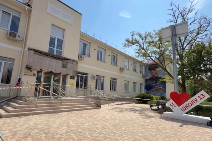 ������ ������ �� ������� �����. ����: <!--noindex--><a href="https://pikabu.ru/story/vyipuskniki_khoteli_sdelat_foto_na_pamyat_i_rukhnuli_so_vtorogo_yetazha_v_sevastopolskoy_shkole_obvalilsya_balkon_13989750?u=http%3A%2F%2Fmax.ru%2Frazvozhaev&t=max.ru%2Frazvozhaev&h=46cee14660c19324b8a6c11c4385b017d6233d40" title="http://max.ru/razvozhaev" target="_blank" rel="nofollow noopener">max.ru/razvozhaev</a><!--/noindex-->