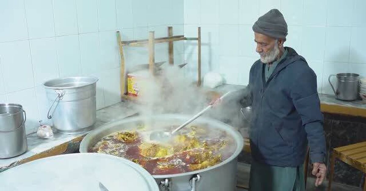 Traditional Pakistani street food. Fast food - Pakistan, Food, Street food, Men's cooking, Kitchen, Preparation, Meat, Pakistanis, Fast food, Dinner, A restaurant, Video, Rutube