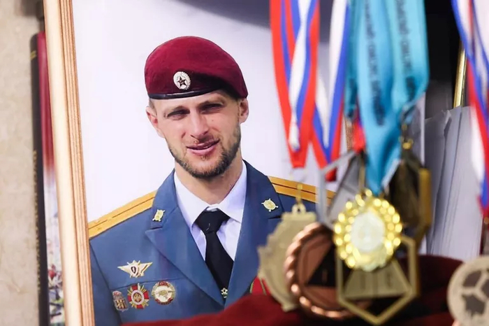 "В одиночку спас сотню человек". Неизвестные страницы СВО