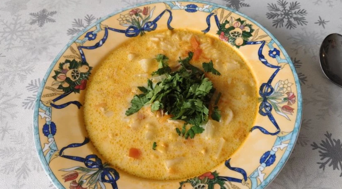 Creamy Corn and Chicken Soup - Series Male Homemade
, My, Recipe, Men's cooking, Dinner, Soup, Hen, Meat, Kitchen, Cooking, Preparation, Vegetables, Food, The photo, Mobile photography, Cream, Greenery, Cooking for the lazy, Potato, Rice, Longpost