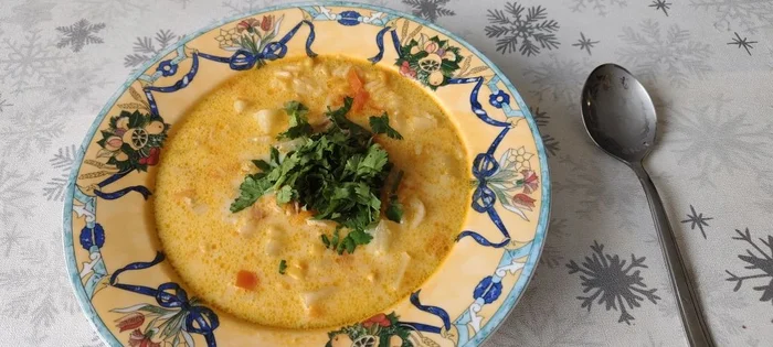 Creamy Corn and Chicken Soup - Series Male Homemade
, My, Recipe, Men's cooking, Dinner, Soup, Hen, Meat, Kitchen, Cooking, Preparation, Vegetables, Food, The photo, Mobile photography, Cream, Greenery, Cooking for the lazy, Potato, Rice, Longpost