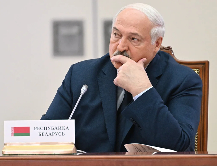 Лукашенко: Путин отвел войска от Киева в 2022 году из-за лжи Ватикана и израильтян