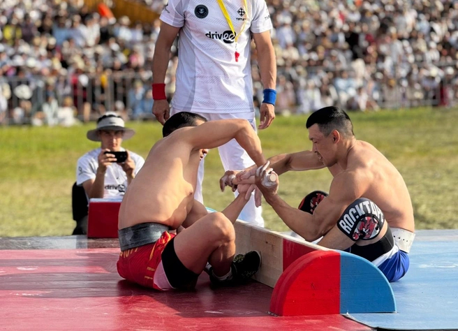 ��������: ����� ������� / <!--noindex--><a href="https://pikabu.ru/story/desyatki_prichin_chtobyi_polyubit_yakutiyu_i_yisyiakh_kak_proshel_glavnyiy_prazdnik_naroda_sakha_14101907?u=http%3A%2F%2F14.RU&t=14.RU&h=81a77b2ef08a2c923f7f3c89f8ce847800675b3e" title="http://14.RU" target="_blank" rel="nofollow noopener">14.RU</a><!--/noindex-->