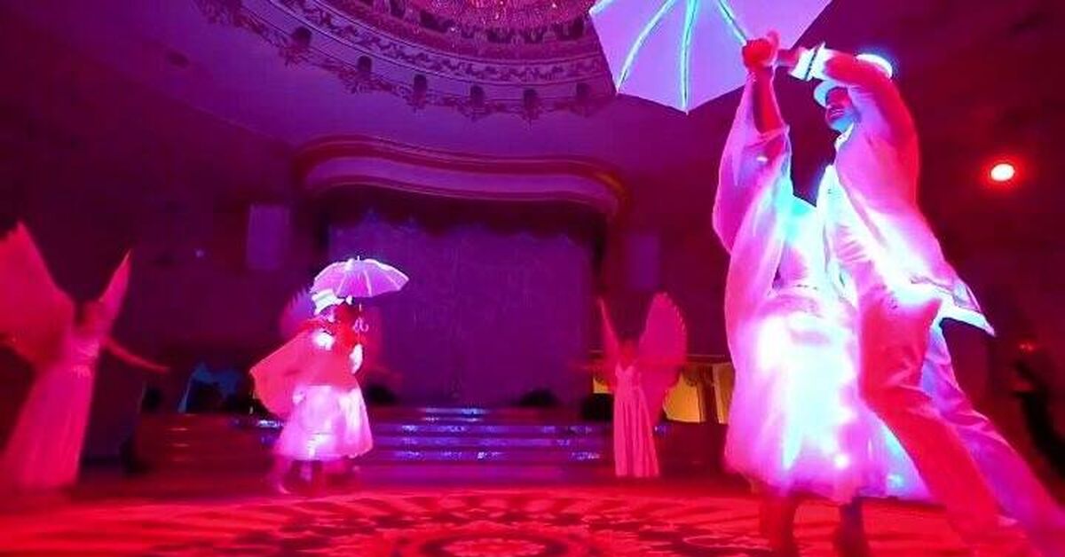 Order a laser show in Moscow — laser show for your event - Light show, Artist, Moscow, Fire show, Children, Parents and children, Relaxation, Weekend, Event, Business, Video, Video VK, Short videos, Peekaboo+