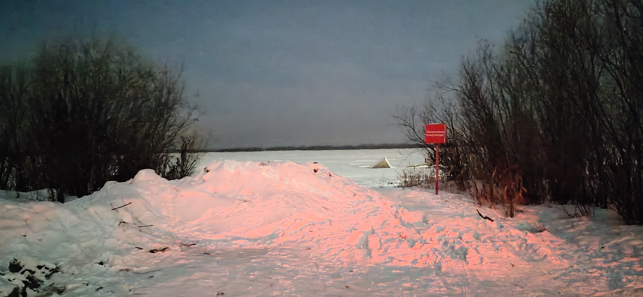 June 30th, +27 in Khabarovsk, hot and stuffy, I want to go there now - My, Khabarovsk, Дальний Восток, Winter, Snow, Vibe, beauty, House, Cosiness, Summer, The photo, Mobile photography, Beautiful view, Longpost