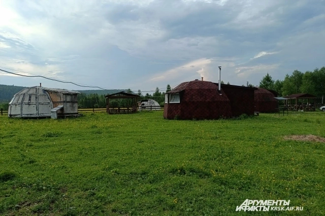 ���� ���������. ����: <a href="https://pikabu.ru/story/uvezli_na_plato_putorana_usoltsevyikh_videli_za_glukhim_zaborom_14110384?u=https%3A%2F%2Fkrsk.aif.ru%2F%23&t=krsk.aif.ru&h=145712717b3d9db5473f1f96eba4445cfbaa7408" title="https://krsk.aif.ru/#" target="_blank" rel="nofollow noopener">krsk.aif.ru</a>/ ������� �����������