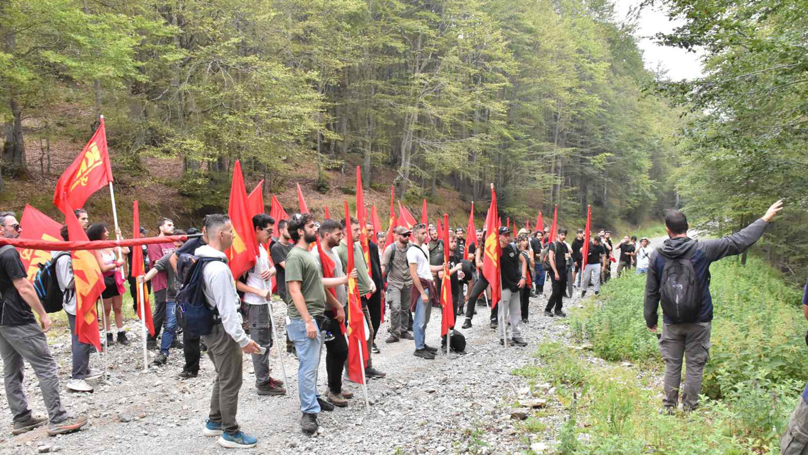 A march of thousands of Greek youth along partisan paths ended with the performance of the Internationale. - Short videos, Picture with text, The photo, Greece, Youth, Communists, Events, Today, Video, Vertical video, Longpost
