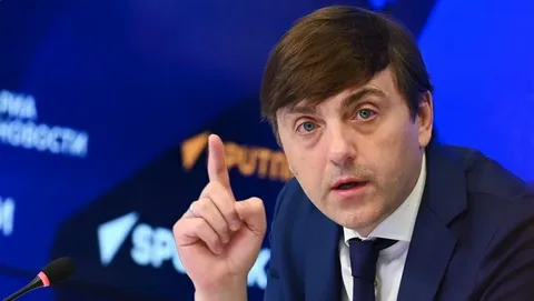Кравцов поддержал включение произведений о СВО в школьную программу