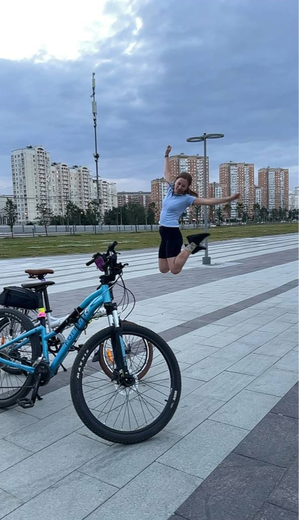 А это я радуюсь, что впереди еще 2 летних месяца велопрогулок