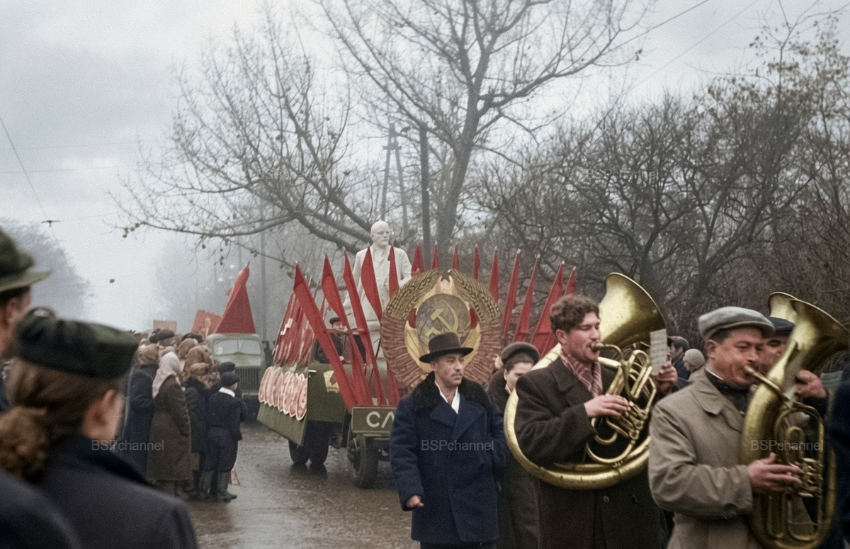 Life in Soviet Pyatigorsk in the 1960s. 20 colorized photographs - Series the USSR, My, Historical photo, Old photo, The photo, 20th century, 60th, Pyatigorsk, Caucasian Mineral Waters, Stavropol region, the USSR, Childhood in the USSR, Colorization, Longpost