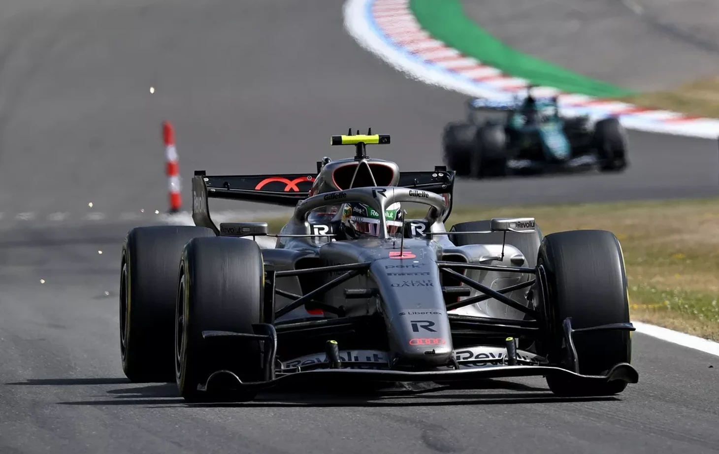 2026 British Grand Prix: Leclerc wins for the first time in two years, Russell and Hamilton take home podium - Series F1 is the queen of motorsport, My, Автоспорт, Formula 1, Speed, Race, Competitions, The photo, Great Britain, Charles Leclerc, Lewis Hamilton, George Russell, Lando Norris, Ferrari, Max Verstappen, Mercedes, Mclaren, Jeremy Clarkson, Brian May, Athletes, Sport, Extreme, Longpost