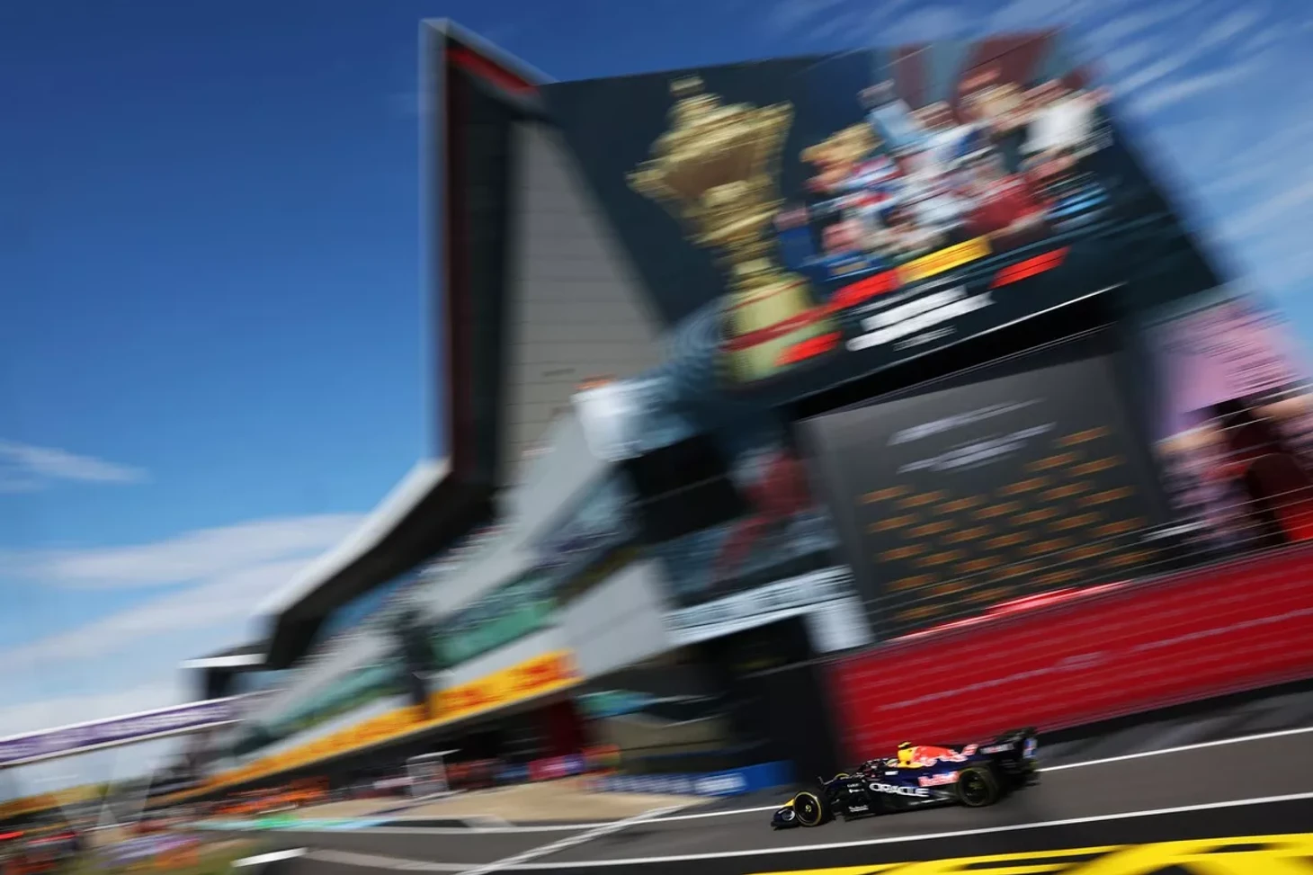 2026 British Grand Prix: Leclerc wins for the first time in two years, Russell and Hamilton take home podium - Series F1 is the queen of motorsport, My, Автоспорт, Formula 1, Speed, Race, Competitions, The photo, Great Britain, Charles Leclerc, Lewis Hamilton, George Russell, Lando Norris, Ferrari, Max Verstappen, Mercedes, Mclaren, Jeremy Clarkson, Brian May, Athletes, Sport, Extreme, Longpost