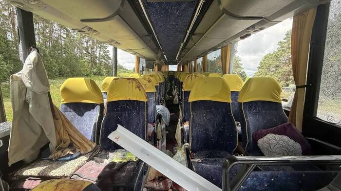 Последствия удара украинского БПЛА по автобусу белорусской детской футбольной команды