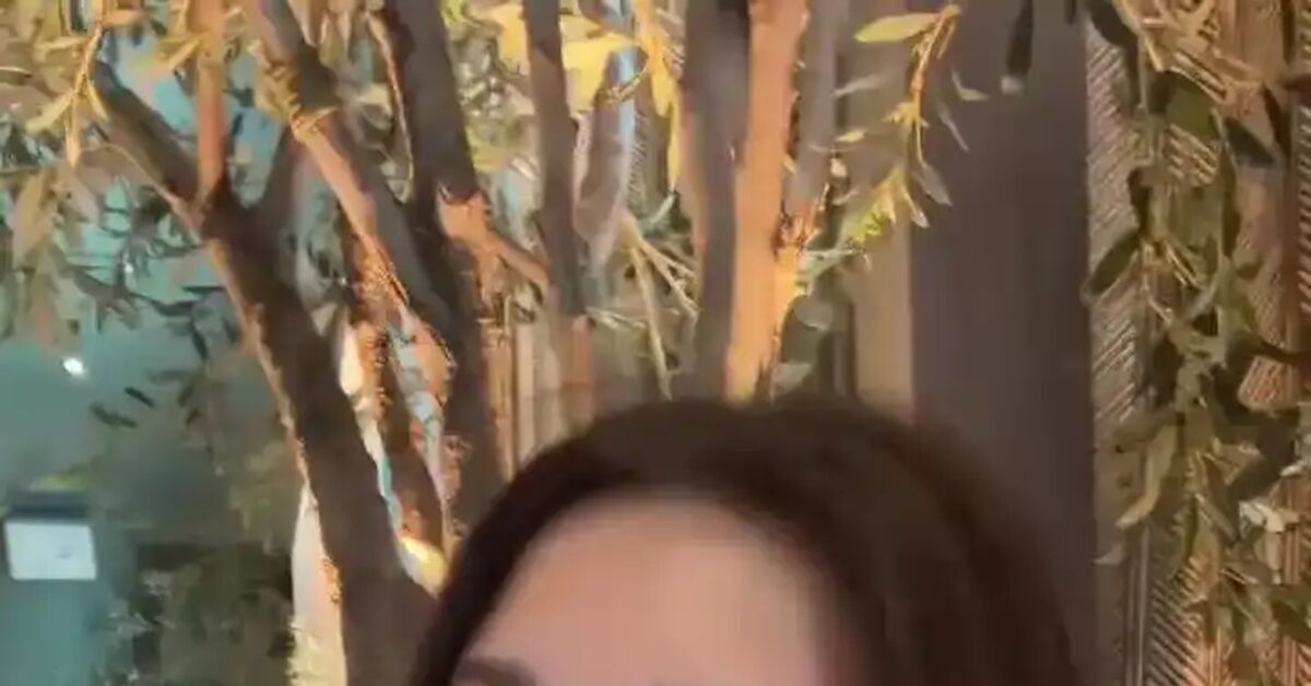 A girl showed violent footage from a mental hospital. - Short videos, Vertical video, Mental hospital, Drawing, Telegram (link), Humor, Video, , Peekaboo+