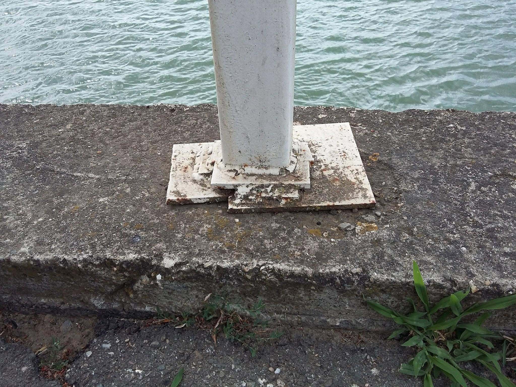 It's a pleasure to look at a professional's work: Beautiful. Elegant. Modern. - Series This crazy crazy crazy world, My, Idiocy, Infuriates, Poor quality, Workers, Krasnodar, Beautification, Embankment, And so it will do, Longpost