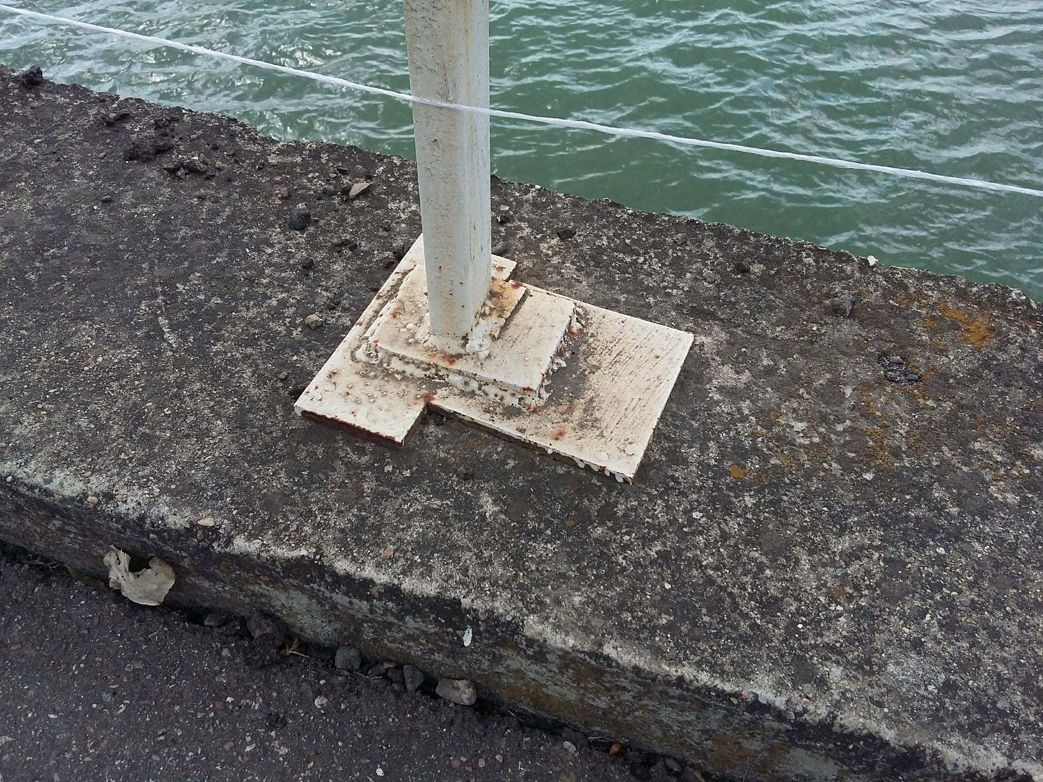 It's a pleasure to look at a professional's work: Beautiful. Elegant. Modern. - Series This crazy crazy crazy world, My, Idiocy, Infuriates, Poor quality, Workers, Krasnodar, Beautification, Embankment, And so it will do, Longpost