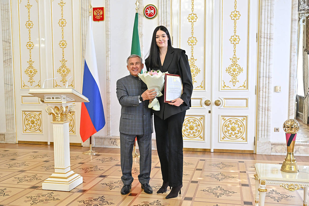 drunkenputin's answer to Every 1.5-liter woman's dream is this: - Men and women, From the network, Video, Vertical video, Short videos, Reply to post, Rustam Minnikhanov, Longpost