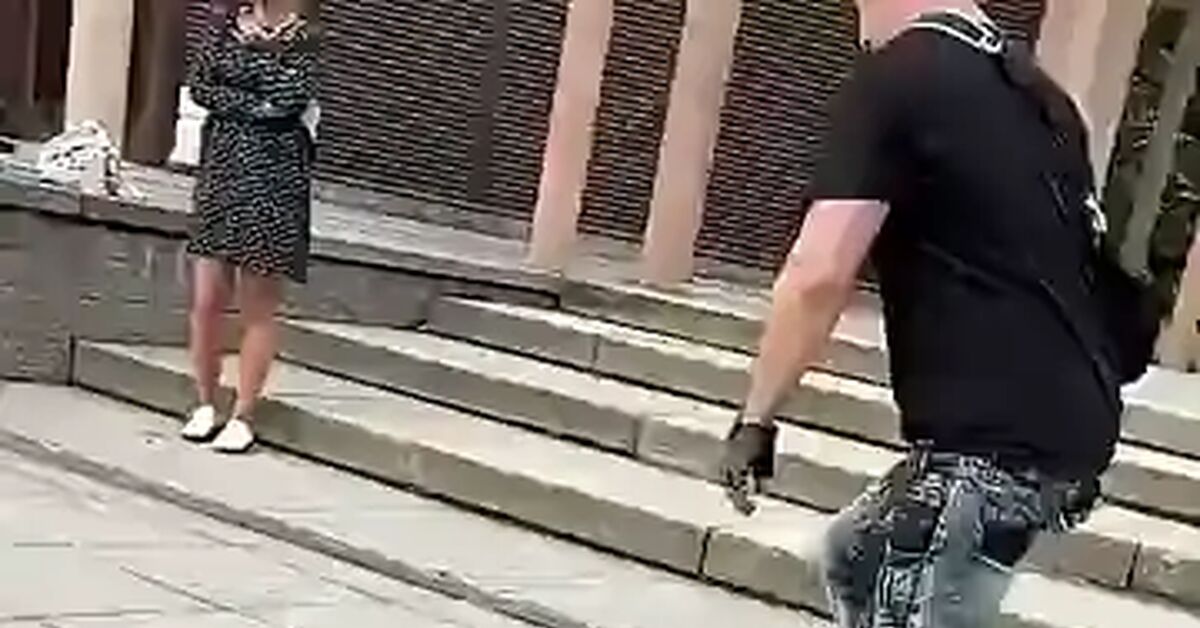 Outright robbery! - Short videos, Vertical video, Youtube, French Bulldog, Robbery, Skate, Saint Petersburg, Video, YouTube (link)