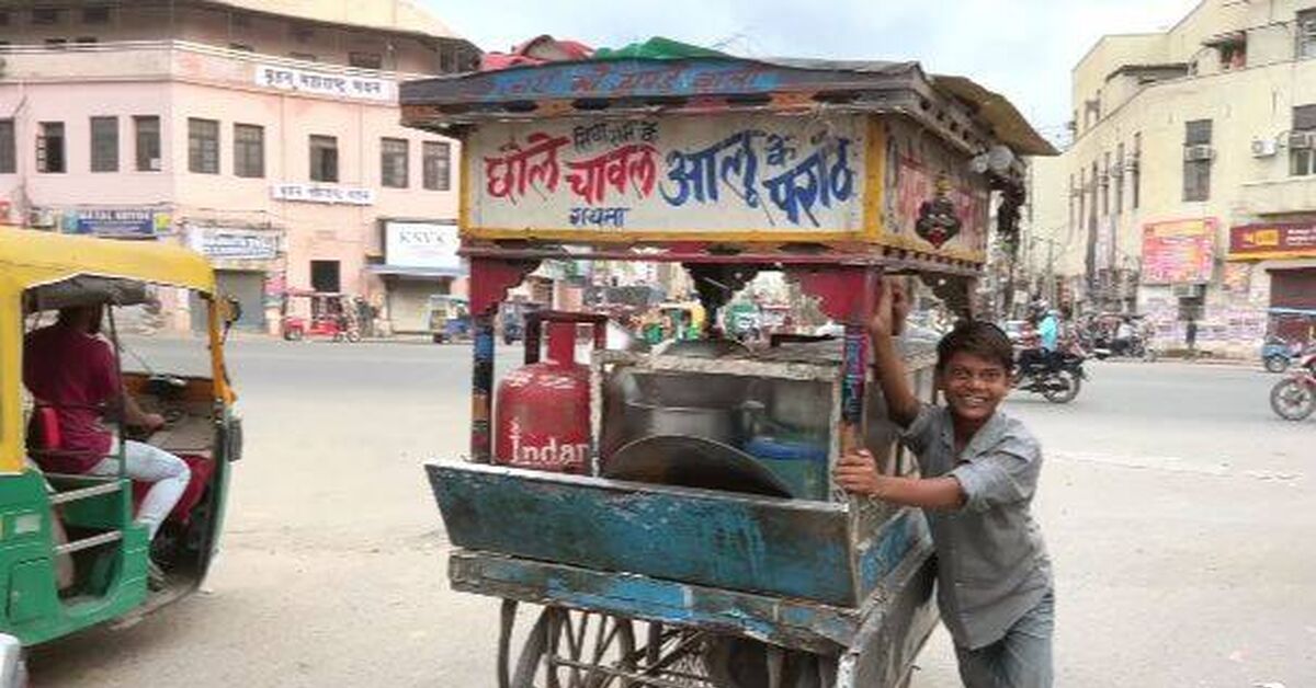 Indian Street Food: A Boy Who Can't Read and His Family's Street Food Stall - India, Street food, Poverty, Unsanitary conditions, Work, Products, Fast food, Trade, Child labour, Market, Poverty, Food, Video, Rutube