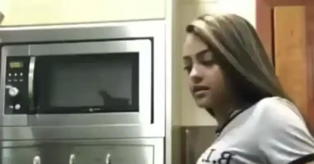 Reply to the post Tummy - Short videos, Vertical video, Girls, Stomach, Navel, Video, Reply to post