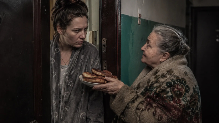 — Угощайся, Катюша, — пропела соседка, портившая мне жизнь. В тот же вечер я выбросила пирожки