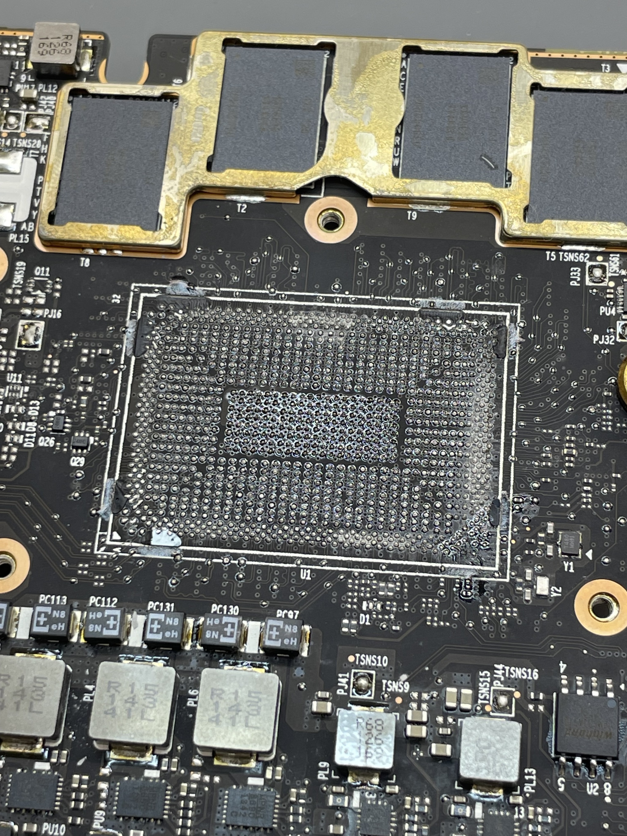 Lenovo Yoga Slim 7 Carbon Repair: A Brick That Was Overheating in the Wrong Places. A Detective Story with a Thermal Imager - Breaking, Soldering, Repair of equipment, Lenovo, Laptop Repair, Rebolling, AMD ryzen, CPU, Spare parts, Video, Vertical video, Short videos, Longpost