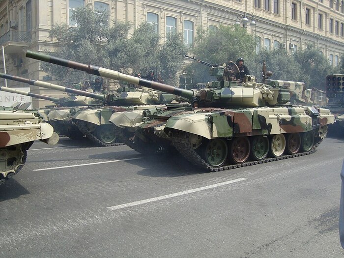 Азербайджанские Т-90С на военном параде в 2013. Фото: Wikipedia.