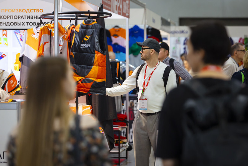 How to choose merch without embarrassing yourself in front of the director - , Merch, Promo, Presents, Package, Gift wrap, Brands, Marketing, Exhibition, Crocus Expo, Video, Soundless, Short videos, Company Blogs