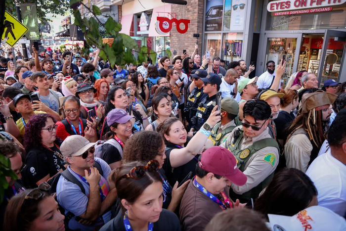 ���� � Comic-Con International - 2026