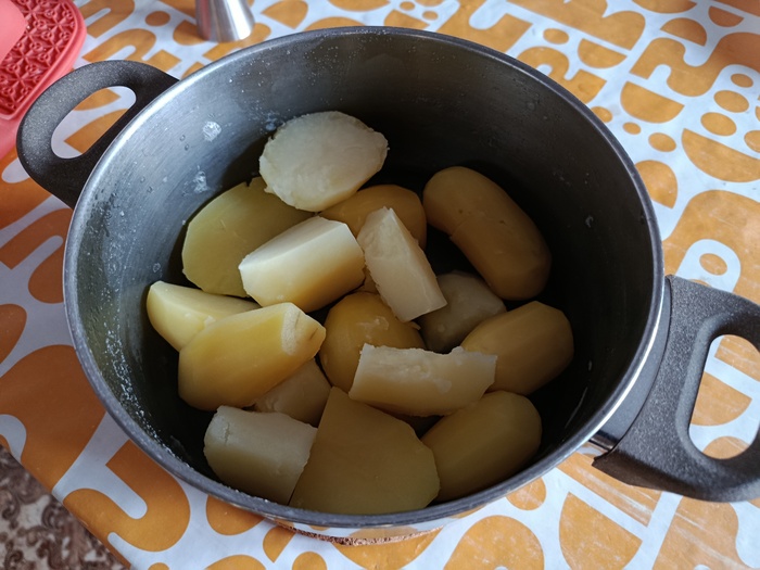 Картофель отварной.