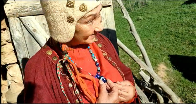 Why did the Scythians love gold so much? The story of one gold bead. - My, Gold of the Scythians, Beads, Beads, Scythians, Antiquity, Gold, Archeology, Ancient artifacts, Video, Soundless, Vertical video, Short videos, Longpost