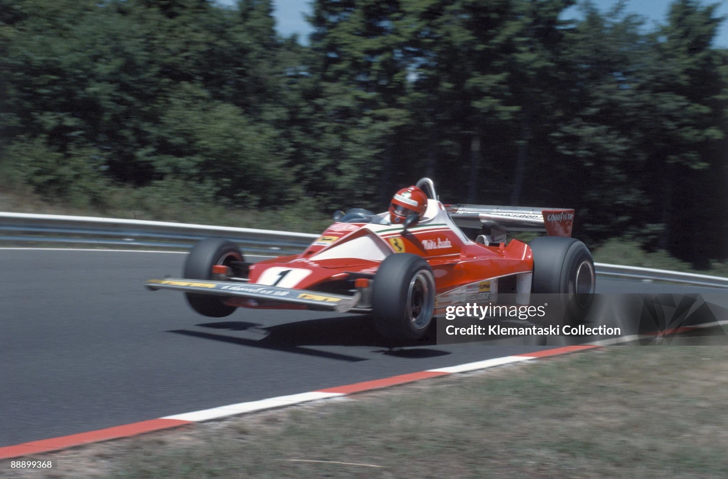 I have no friends or trophies. 17 striking stories of Niki Lauda about racing, accidents, discipline, and success. - Series F1 is the queen of motorsport, My, Formula 1, Competitions, Автоспорт, Internal dialogue, Race, Motivation, James Hunt, Niki Lauda, Ferrari, Extreme, Mercedes, Sport, Psychology, Speed, Athletes, Lewis Hamilton, Alain Prost, Mclaren, 70th, The photo, Longpost