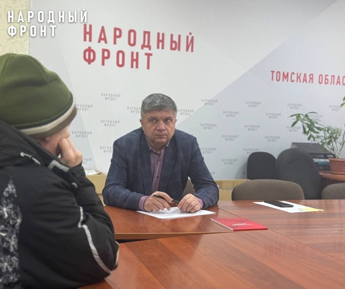 В доме на улице Первомайская, 63/2 в Томске в подъездах полная разруха и антисанитария