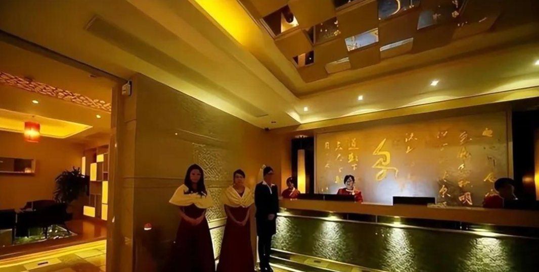 A Chinese city that made electronics by day and lived a completely different life by night: the story of the Prince Hotel - My, China, Asia, Crime, Society, Sexuality, The crime, Hotel, Business, Longpost, 