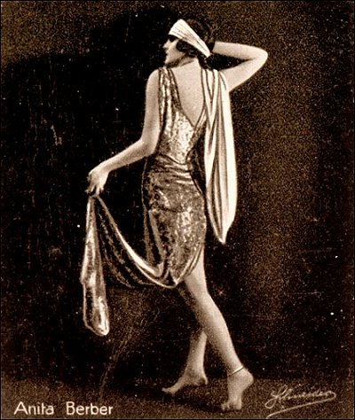 ����� ������ (1899 � 1928) ��������� � 1920-� ����� �������� ���������� � ������� ������ ����. �������� ����������� ����������� ������������, ����������� ��������� ������������� �������� � ��������� ����������.