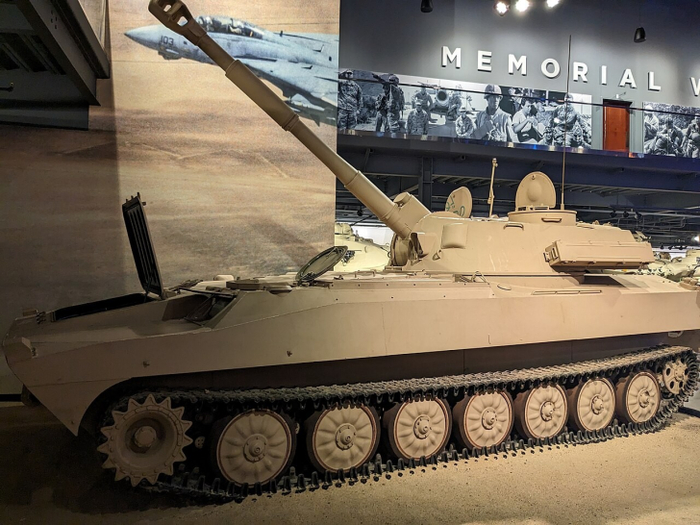 ����� ���� �������� 2�1 � American Heritage Museum. ������ �������, ��� ��������-�������� ������, ���� ������ � �������� ������� ����� ����� �������. ���� Joshbaumgartner, CC BY-SA 4.0. ��������: Wikimedia Commons 
